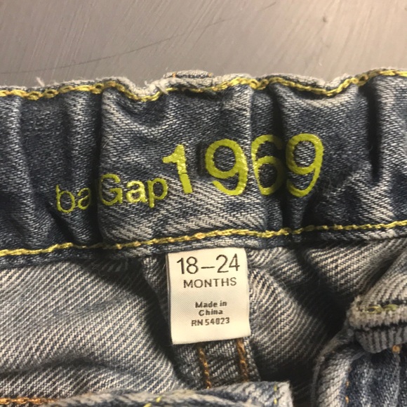 Baby Gap Boys’ Distressed Jeans - Picture 3 of 3